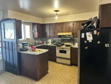 Kitchen Island Photo of 7766 Kerr Street, Vancouver, BC