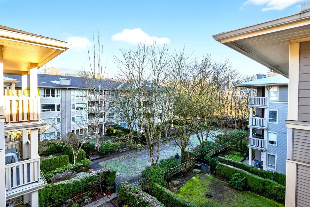 Guest Bathroom Photo of 429 801 Klahanie Drive, Port Moody, BC