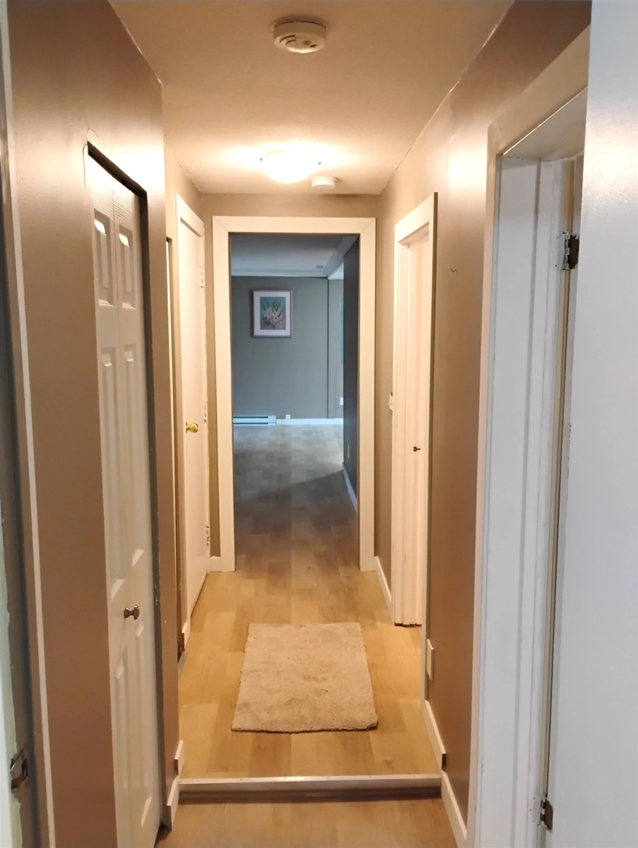 Hallway Photo of 3176 Old Clayburn Road, Abbotsford, BC