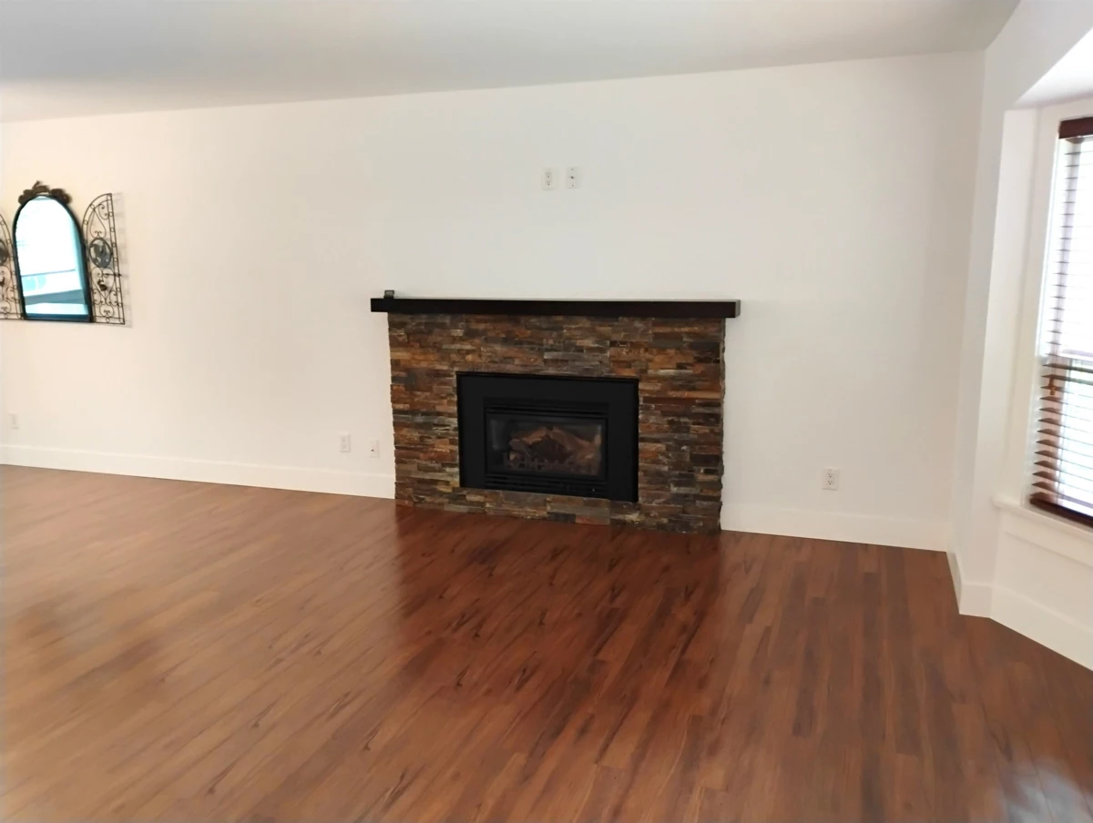 Living Room Photo of 3176 Old Clayburn Road, Abbotsford, BC
