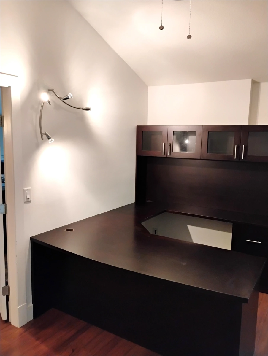 Walk-In Closet Photo of 3176 Old Clayburn Road, Abbotsford, BC