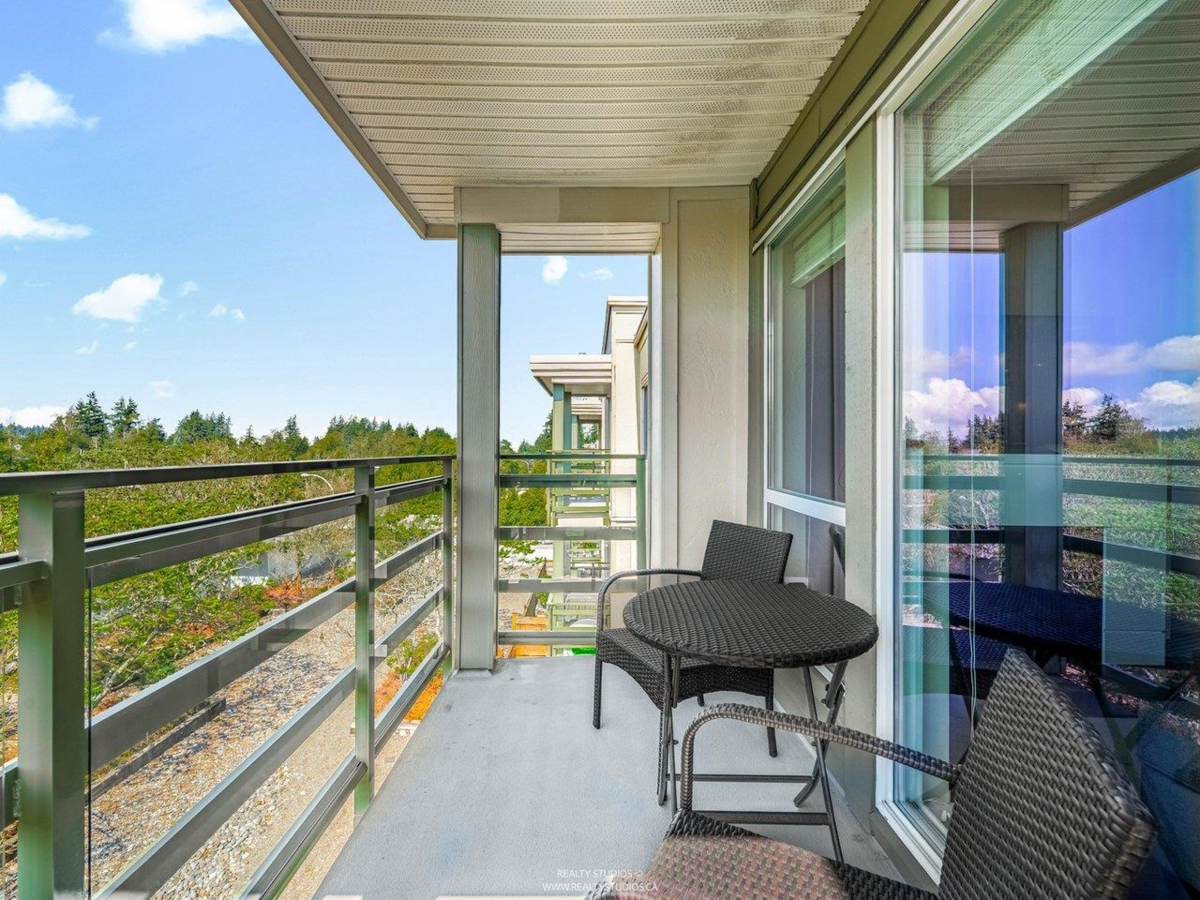 Garage Interior Photo of 414 15735 Croydon Drive, Surrey, BC