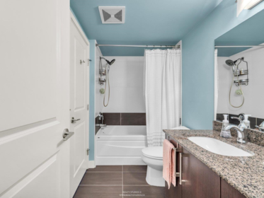 Mudroom Photo of 414 15735 Croydon Drive, Surrey, BC