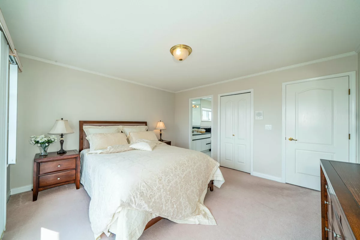 Entry Foyer Photo of 155 Ellesmere Avenue, Burnaby, BC