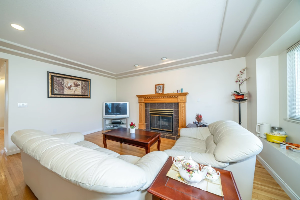 Guest Bathroom Photo of 155 Ellesmere Avenue, Burnaby, BC