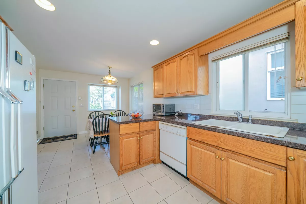 Loft / Bonus Room Photo of 155 Ellesmere Avenue, Burnaby, BC