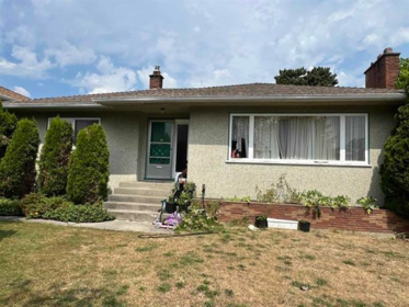 4881 Highlawn Drive, Burnaby, BC, Brentwood Park — 3 bed single family residence for sale