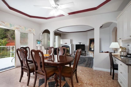 Breakfast Nook Photo of 1620 Parkway Boulevard, Coquitlam, BC