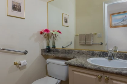 Primary Bathroom Photo of 1620 Parkway Boulevard, Coquitlam, BC