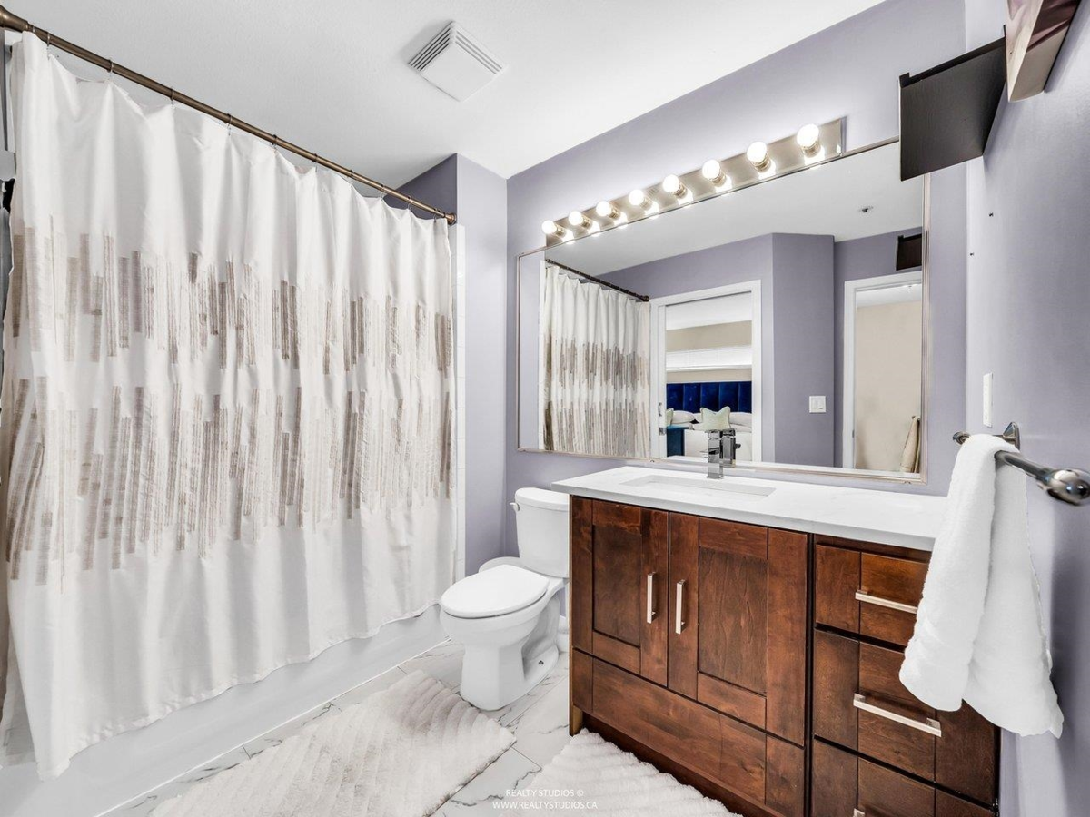 Entry Foyer Photo of 1 12188 Harris Road, Pitt Meadows, BC