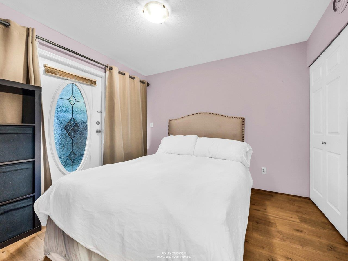 Front Yard Photo of 1 12188 Harris Road, Pitt Meadows, BC