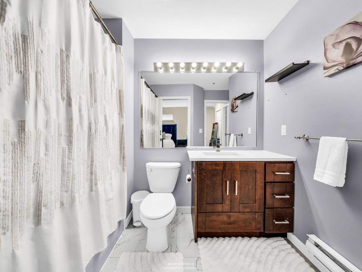 Hallway Photo of 1 12188 Harris Road, Pitt Meadows, BC