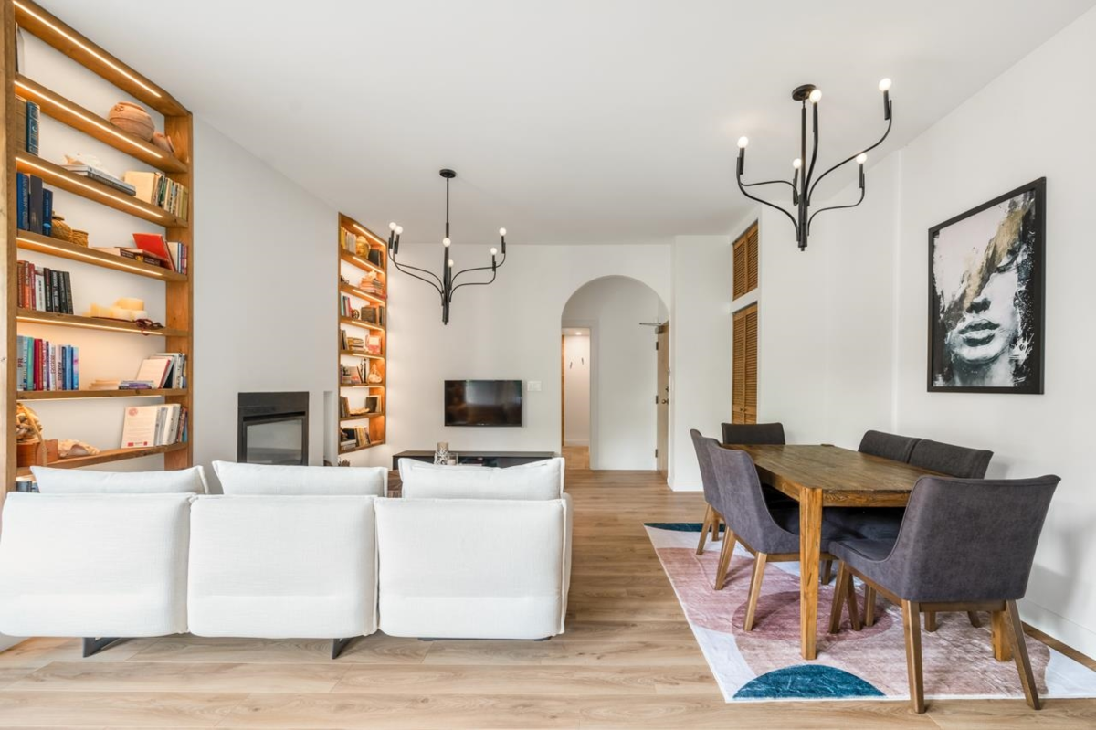 Family Room Photo of 102 410 Carnarvon Street, New Westminster, BC