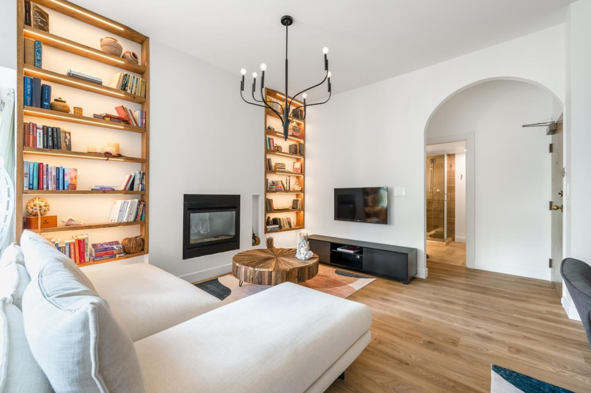 Living Room Photo of 102 410 Carnarvon Street, New Westminster, BC