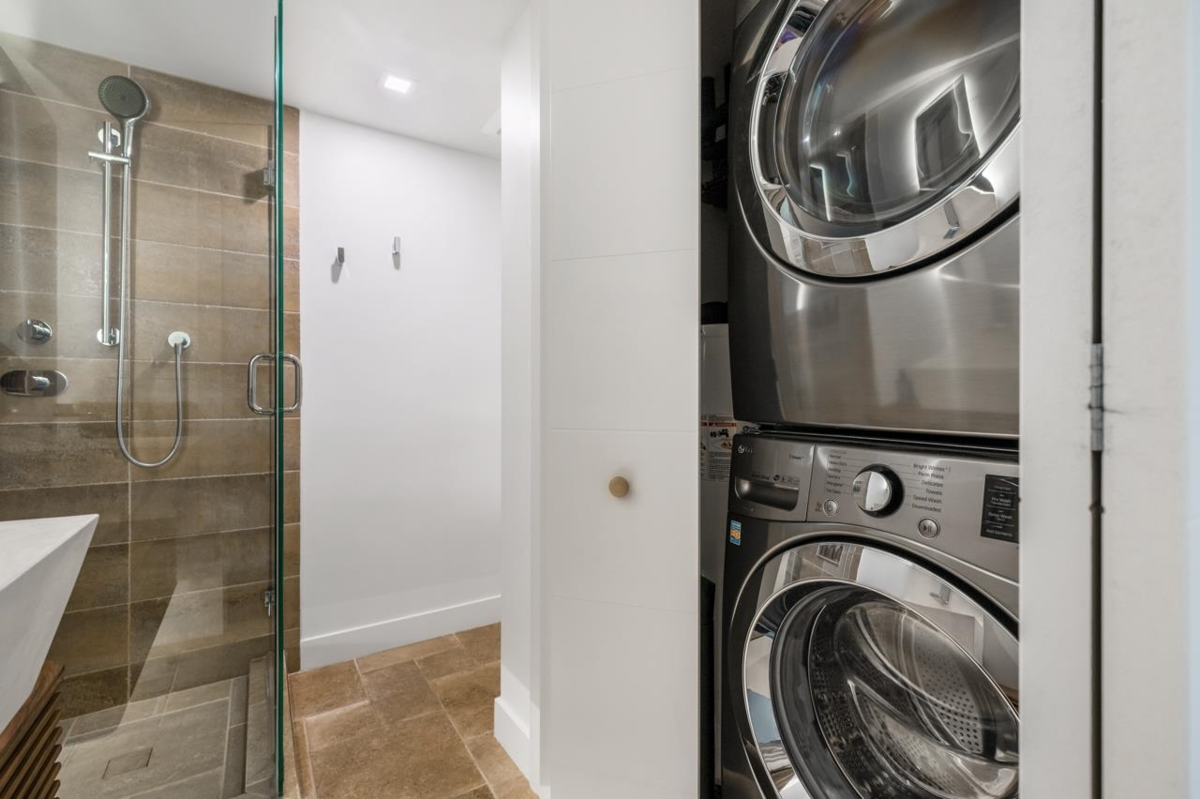 Loft / Bonus Room Photo of 102 410 Carnarvon Street, New Westminster, BC