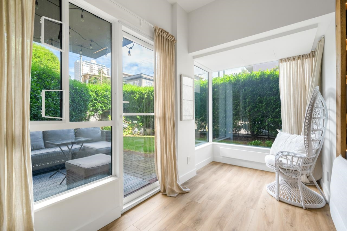 Walk-In Closet Photo of 102 410 Carnarvon Street, New Westminster, BC