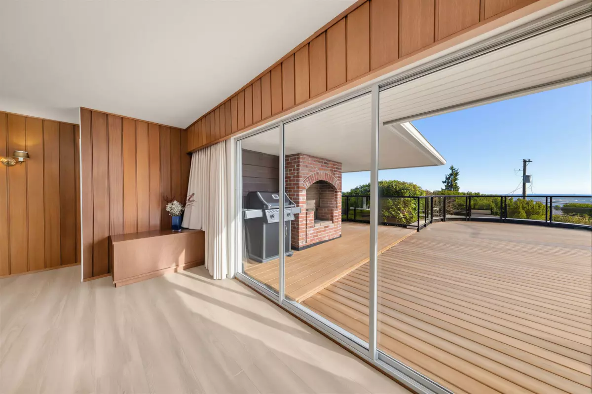 Office / Den Photo of 875 Eyremount Drive, West Vancouver, BC