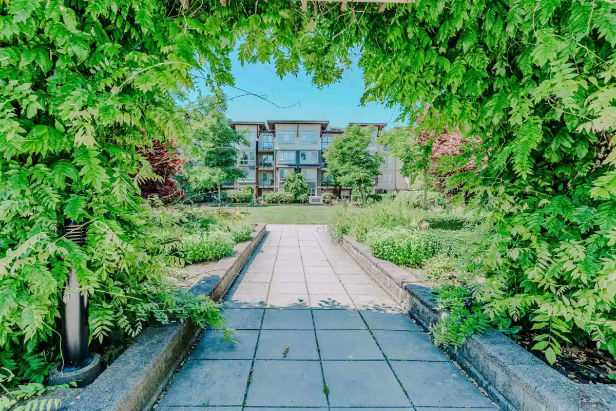 Staircase Photo of 416 15988 26 Avenue, Surrey, BC