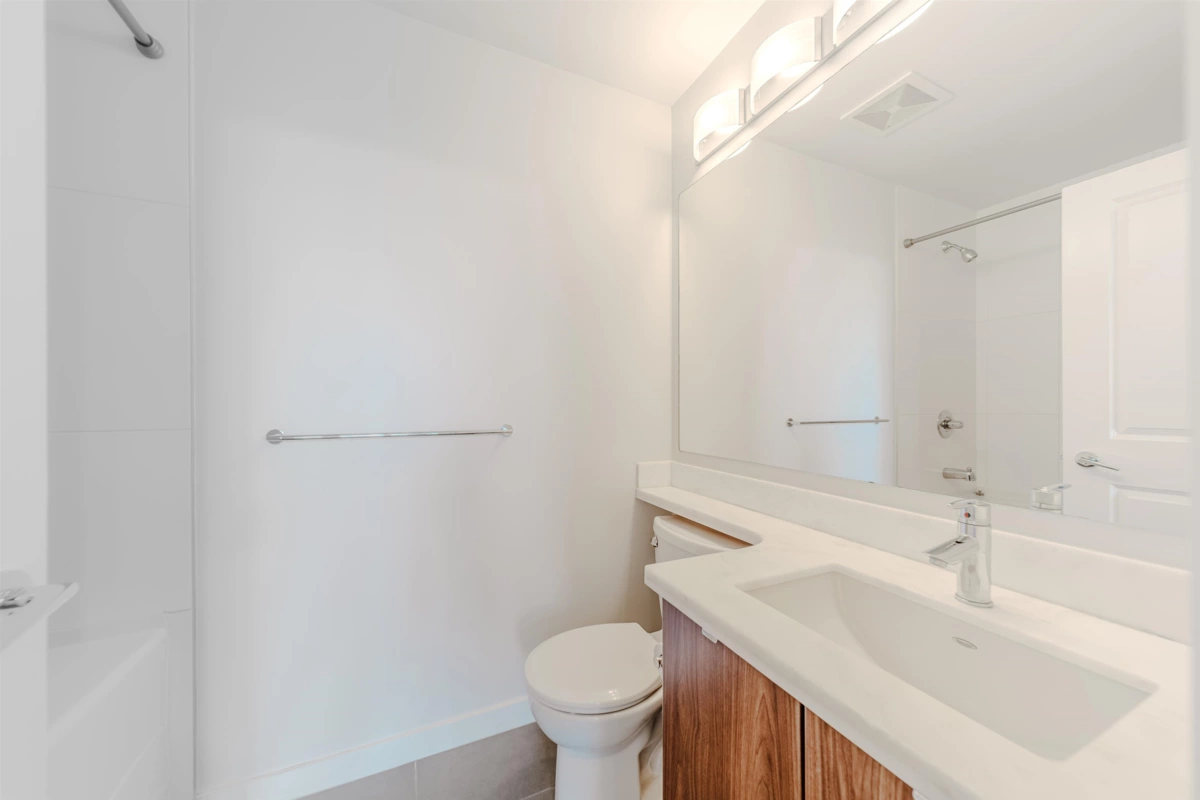 Walk-In Closet Photo of 416 15988 26 Avenue, Surrey, BC