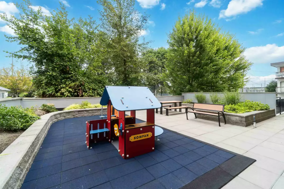 Hallway Photo of 104 2229 Atkins Avenue, Port Coquitlam, BC