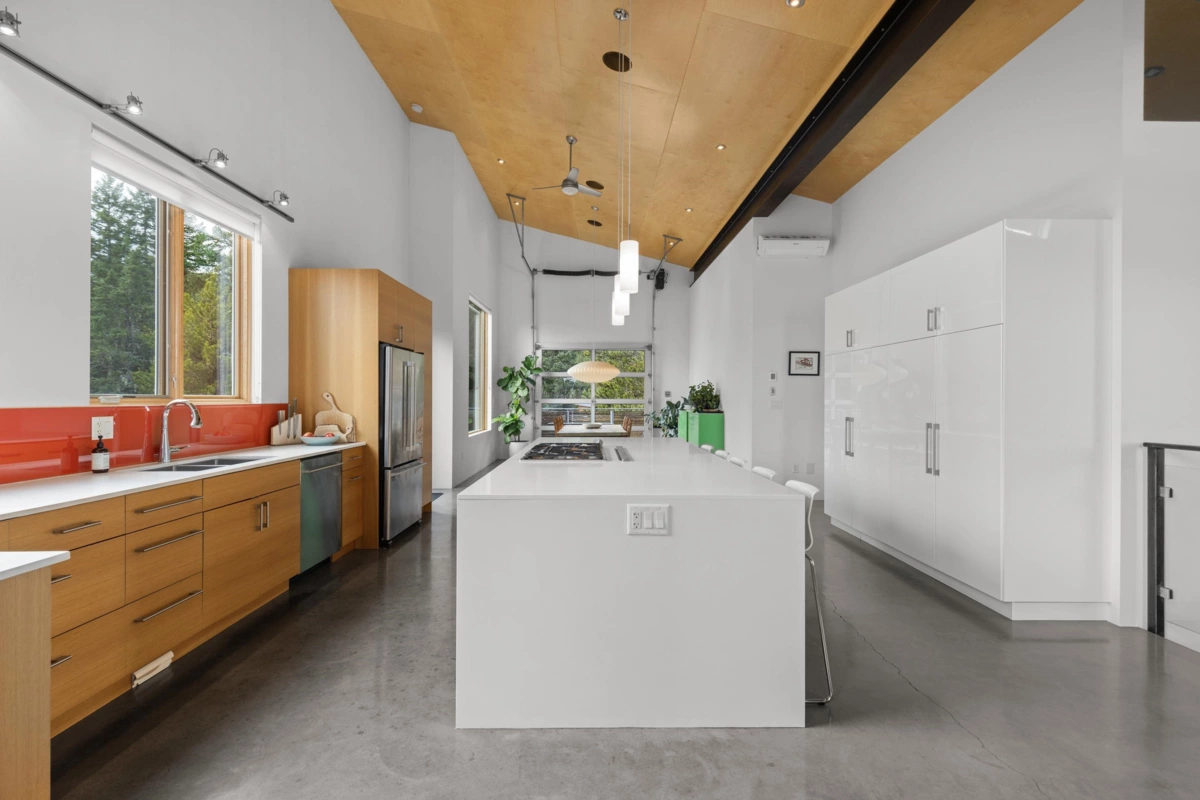 Kitchen Photo of 7465 Dogwood Street, Pemberton, BC