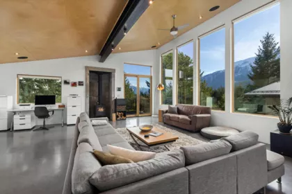 7465 Dogwood Street, Pemberton, BC, Pemberton — Single Family Residence for sale