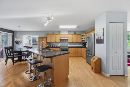 Kitchen Photo of 3751 Sheridan Place, Abbotsford, BC