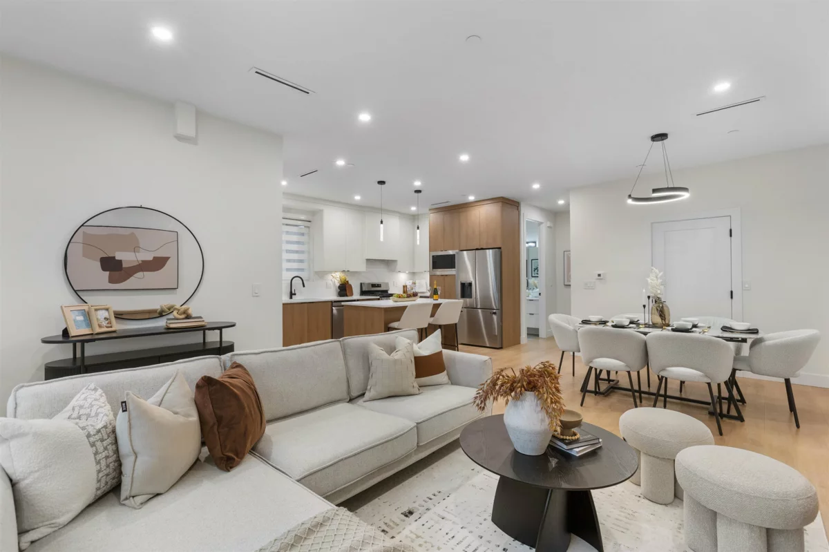 Exterior Rear Photo of 2 435 E 47th Avenue, Vancouver, BC