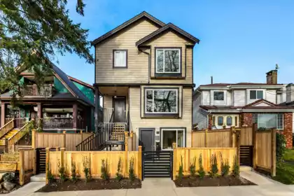 2 435 E 47th Avenue, Vancouver, BC, Vancouver — 3 bed half duplex for sale