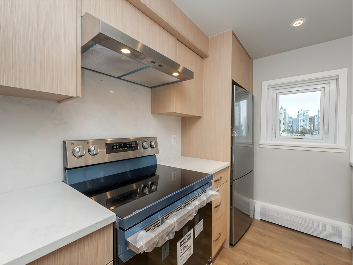 Kitchen Island Photo of 1102 1318 Homer Street, Vancouver, BC