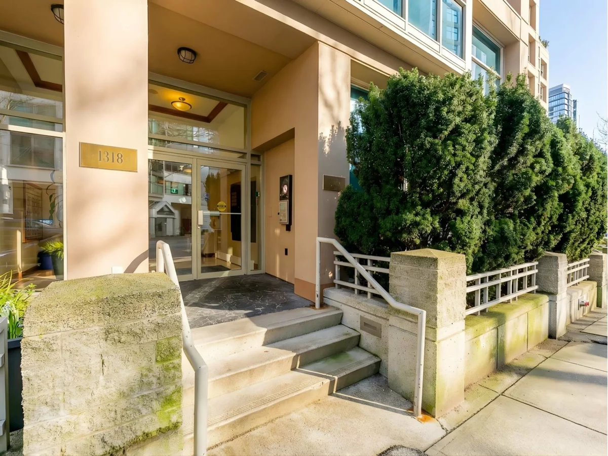 Swimming Pool Photo of 1102 1318 Homer Street, Vancouver, BC