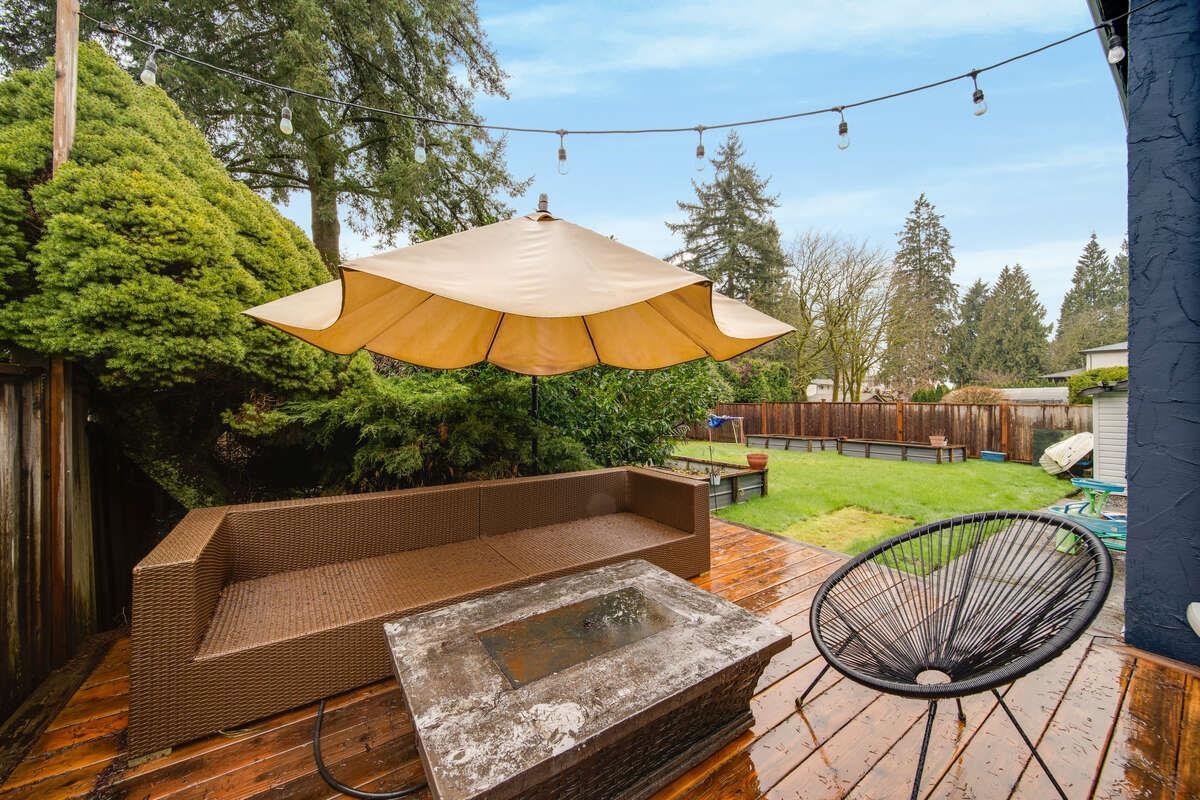 Entry Foyer Photo of 2280 King Albert Avenue, Coquitlam, BC