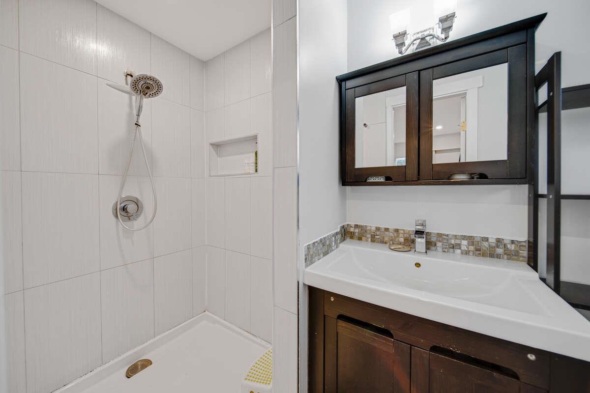 Guest Bathroom Photo of 2280 King Albert Avenue, Coquitlam, BC