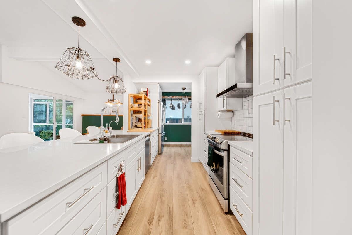 Kitchen Photo of 2280 King Albert Avenue, Coquitlam, BC