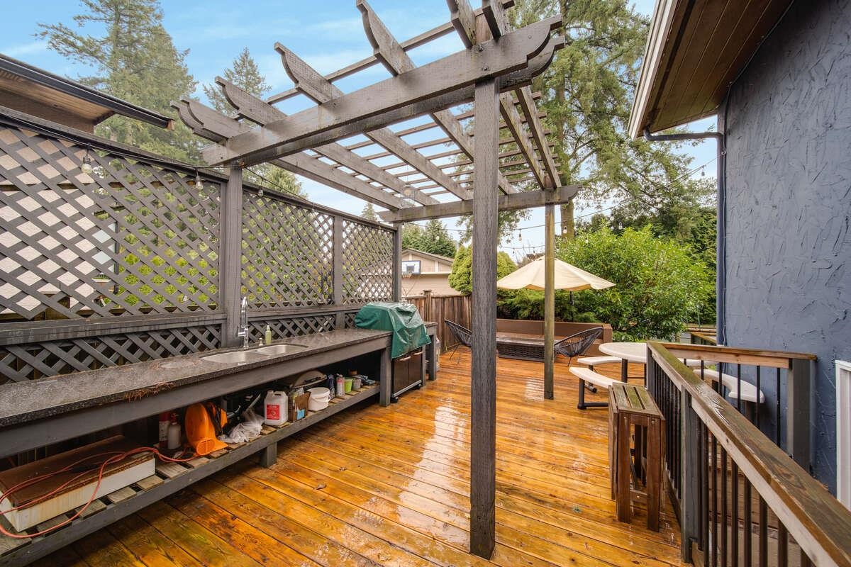 Mudroom Photo of 2280 King Albert Avenue, Coquitlam, BC