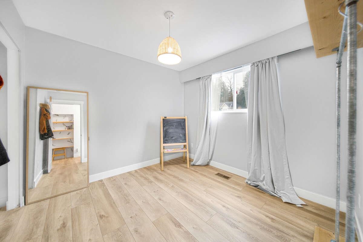 Walk-In Closet Photo of 2280 King Albert Avenue, Coquitlam, BC