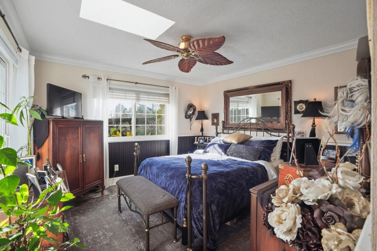 Guest Bathroom Photo of 7217 Mary Avenue, Burnaby, BC