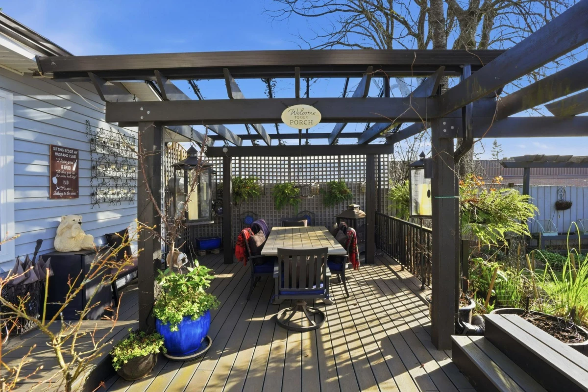 Hallway Photo of 7217 Mary Avenue, Burnaby, BC