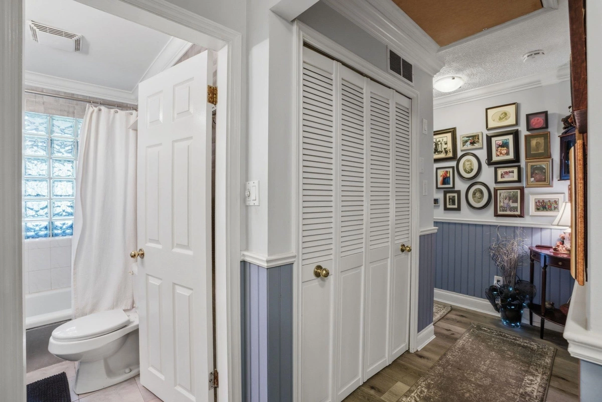 Mudroom Photo of 7217 Mary Avenue, Burnaby, BC