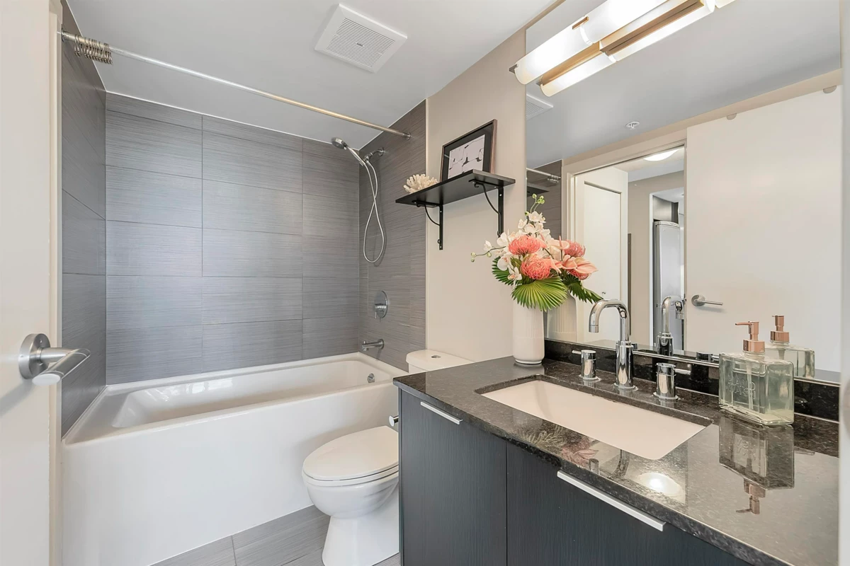 Hallway Photo of 507 445 W 2nd Avenue, Vancouver, BC