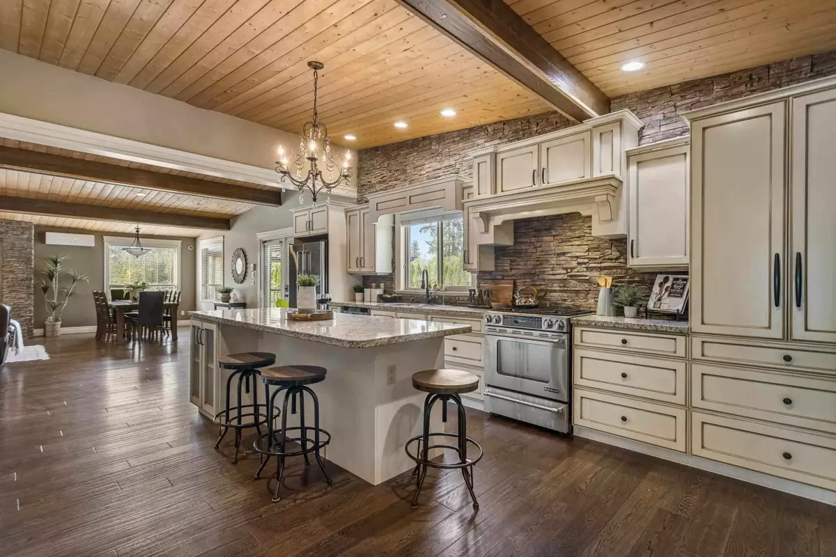 Basement Recreation Room Photo of 9729 216 Street, Langley, BC