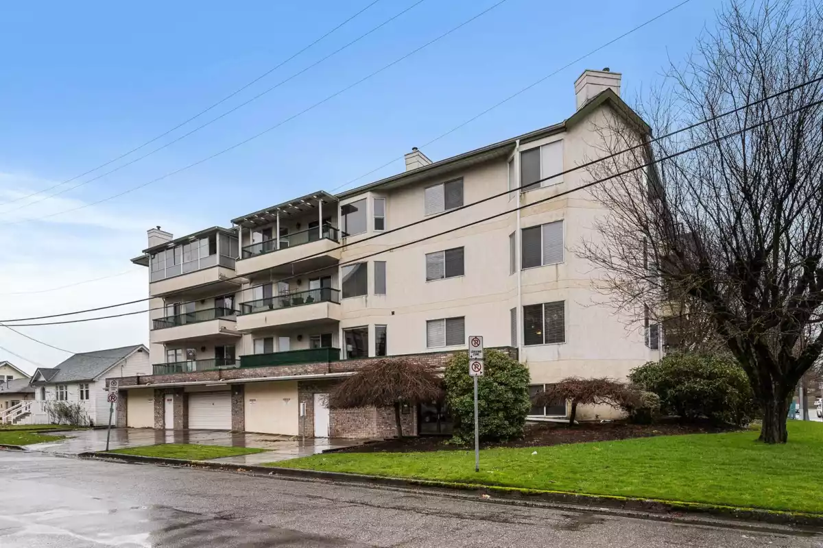 Primary Bathroom Photo of 202 45604 Brett Avenue, Chilliwack, BC