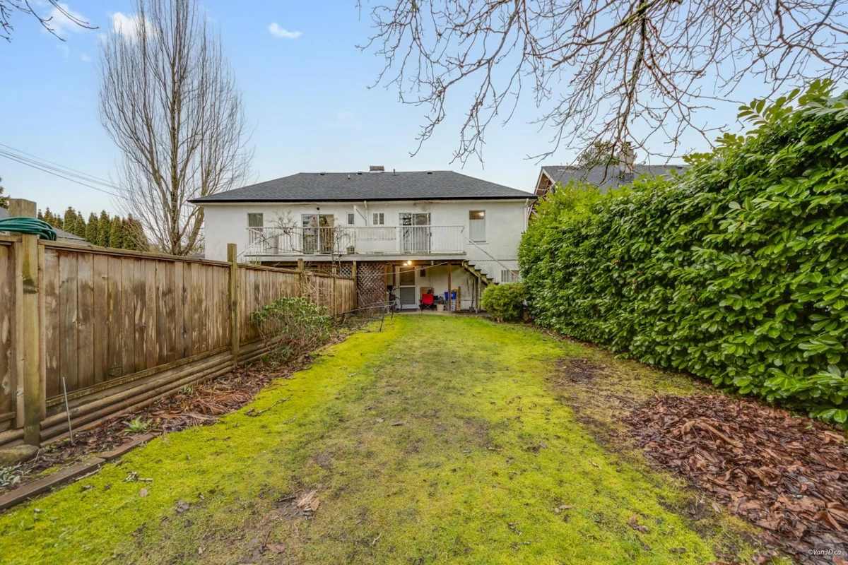 Aerial View of 308 E King Edward Avenue, Vancouver, BC