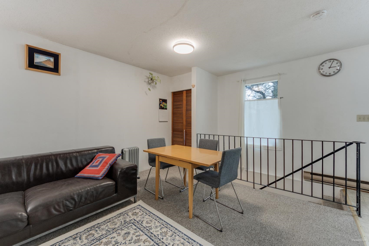 Entry Foyer Photo of 308 E King Edward Avenue, Vancouver, BC
