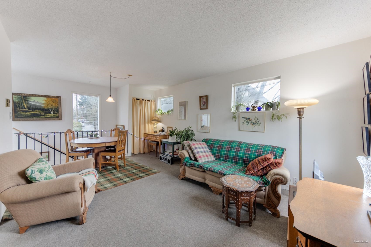 Family Room Photo of 308 E King Edward Avenue, Vancouver, BC