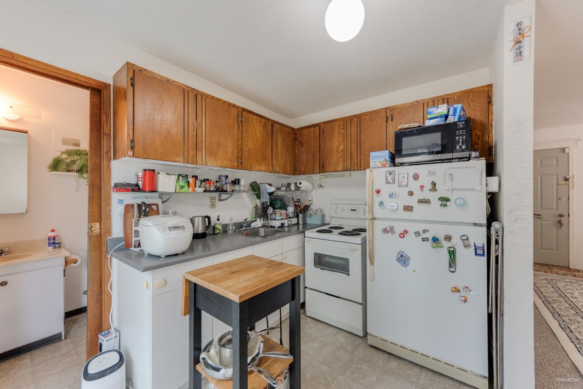 Garage Interior Photo of 308 E King Edward Avenue, Vancouver, BC