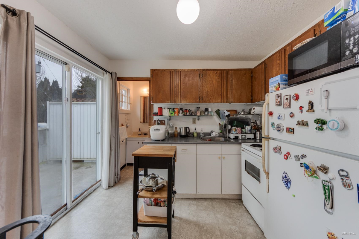 Outdoor Patio Photo of 308 E King Edward Avenue, Vancouver, BC