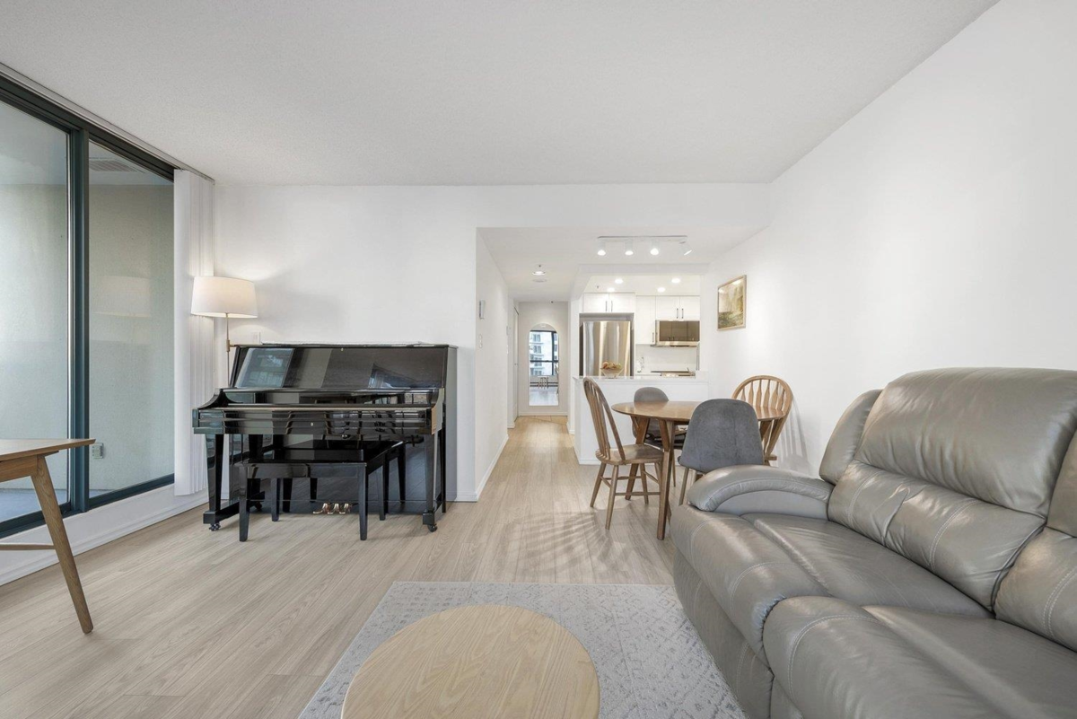 Breakfast Nook Photo of 1003 838 Agnes Street, New Westminster, BC