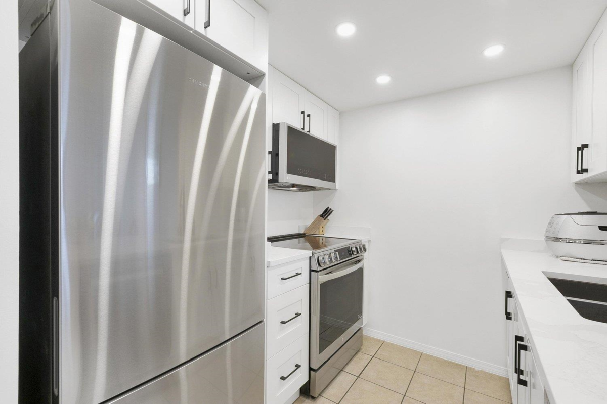 Exterior Rear Photo of 1003 838 Agnes Street, New Westminster, BC