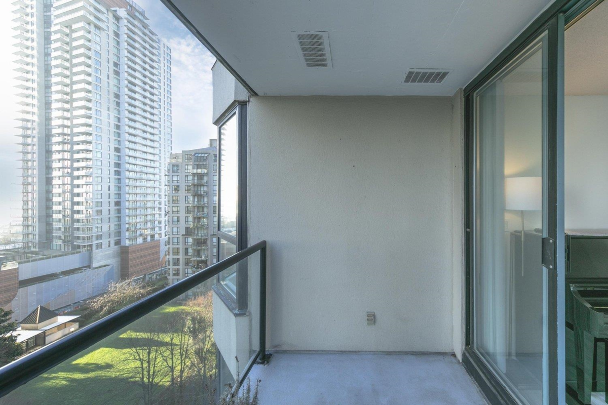 Guest Bathroom Photo of 1003 838 Agnes Street, New Westminster, BC